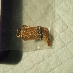 Boot Necklace with Rhinestones no Chain